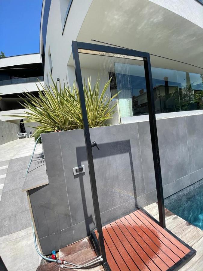 Aparthotel Villa V With Heated Pool Rijeka Exterior photo