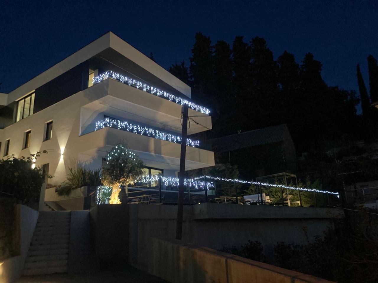 Aparthotel Villa V With Heated Pool Rijeka Exterior photo